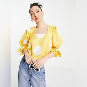 NWOT Vero Moda Puff Sleeve Blouse in yellow with polka dots